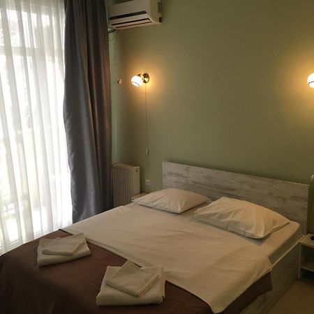 Hotel Lim บาทูมิ ภายนอก รูปภาพ