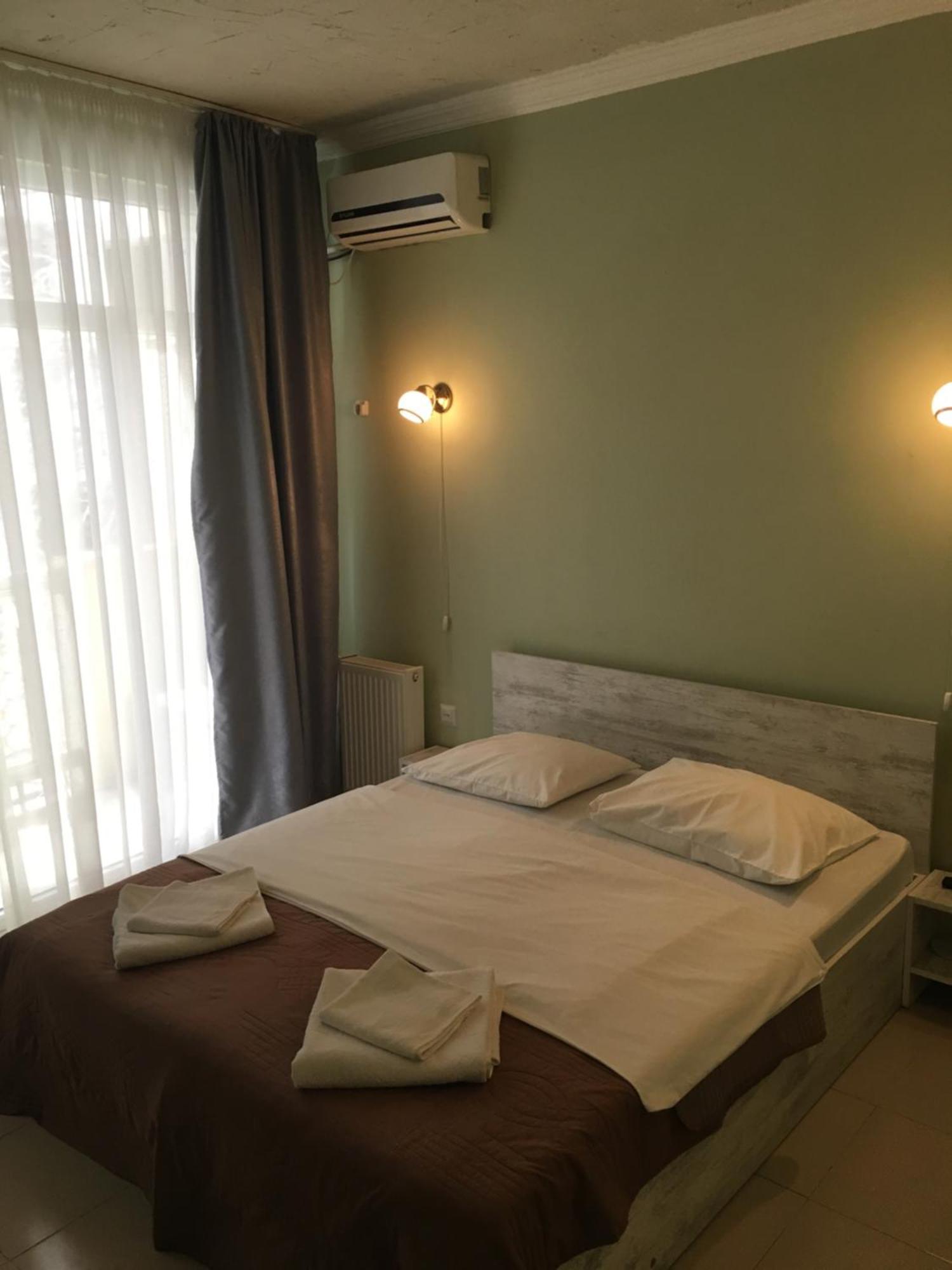 Hotel Lim บาทูมิ ภายนอก รูปภาพ