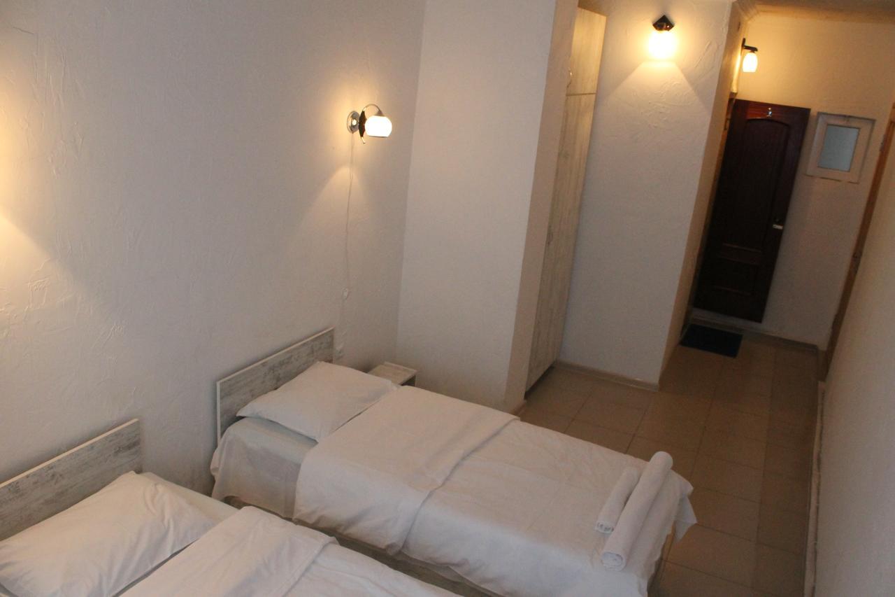 Hotel Lim บาทูมิ ภายนอก รูปภาพ