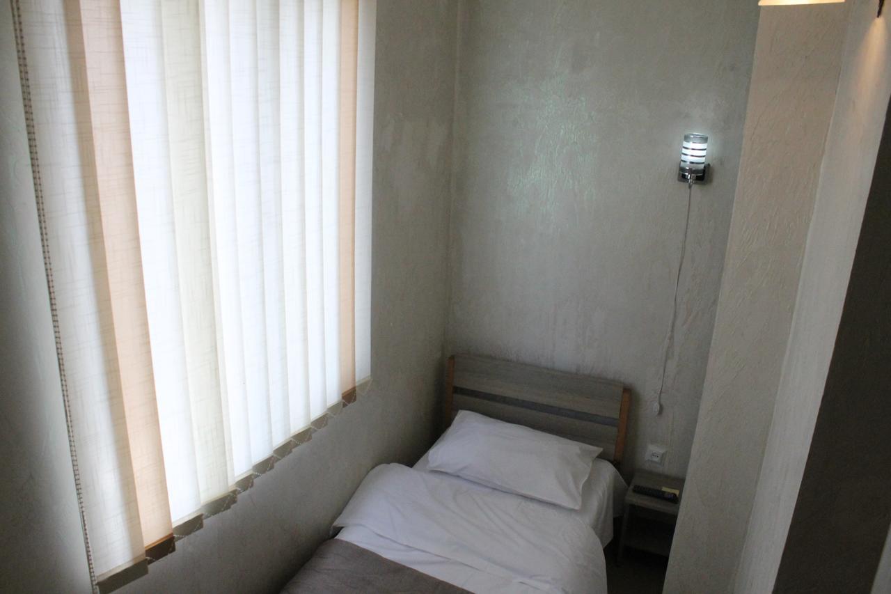 Hotel Lim บาทูมิ ภายนอก รูปภาพ