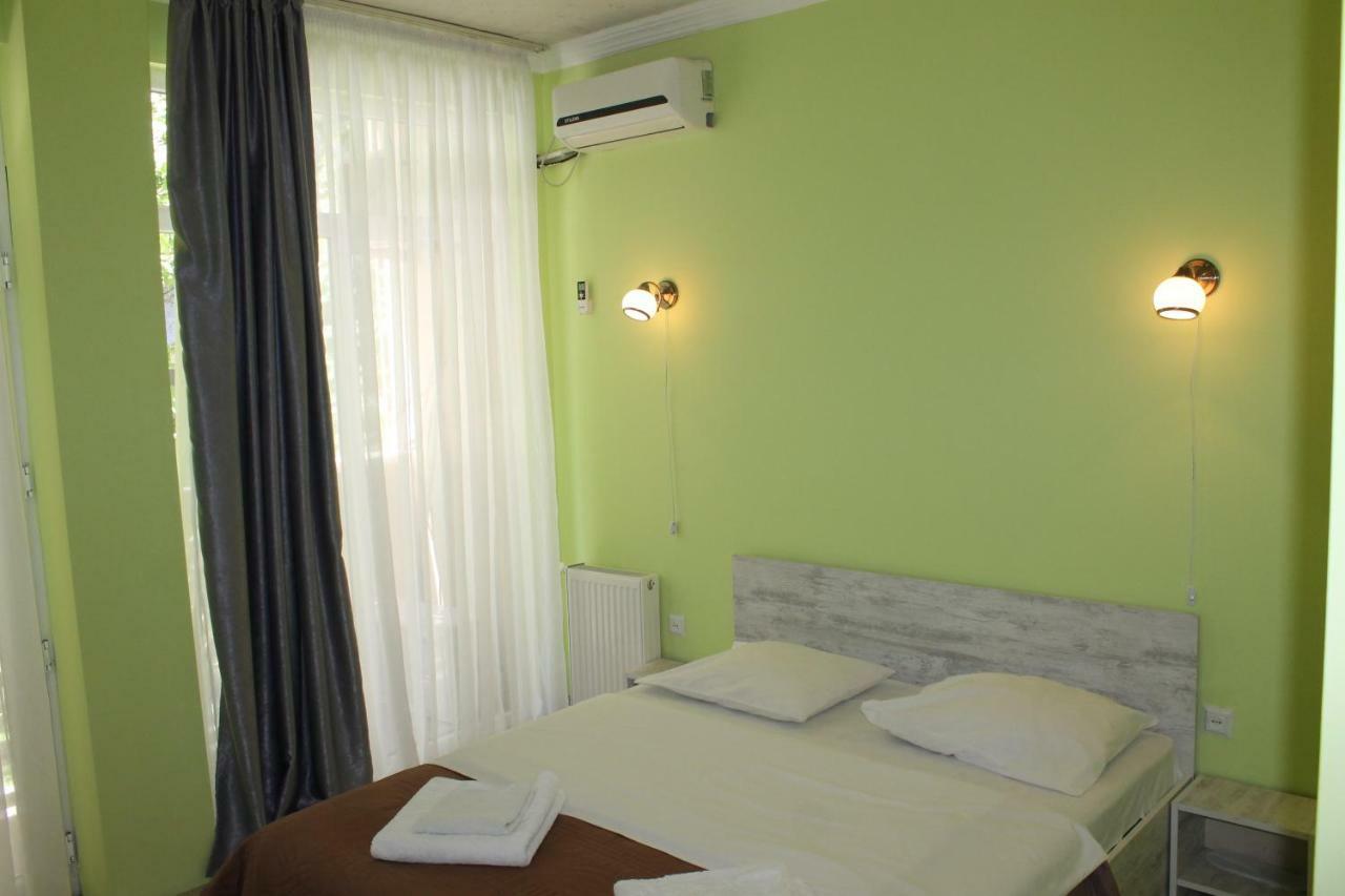 Hotel Lim บาทูมิ ภายนอก รูปภาพ